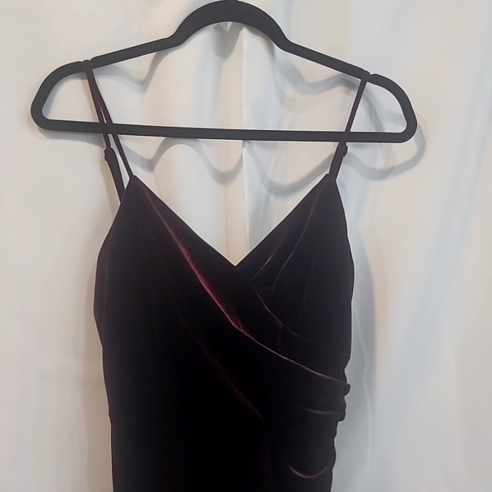 Spaghetti strap velvet dress